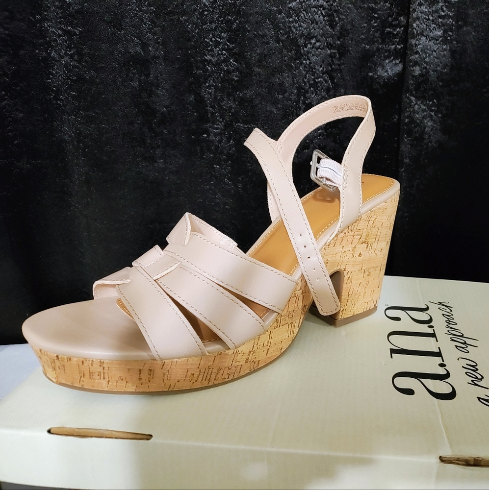 a.n.a Billie Nude Platform Sandal NEW Size 10 M